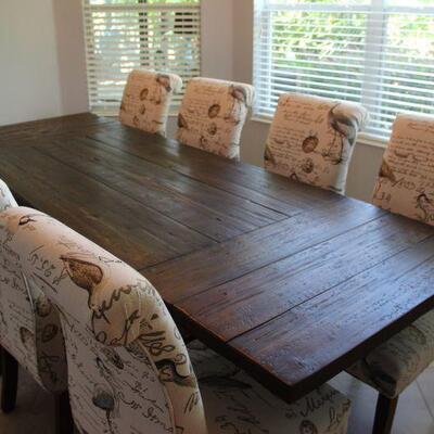 RESTORATION HARDWARE DINING TABLE 200 YEAR OLD RECLAIMED WOOD. 1 YEAR OLD #62870208BRWN