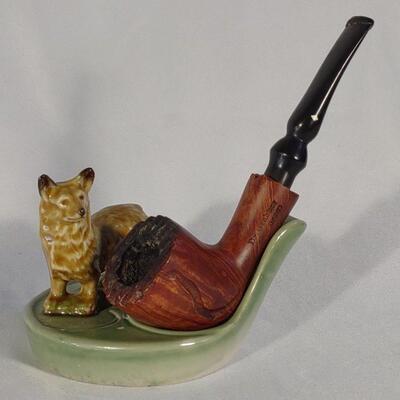 Wade Pipe Holder w/ Tobacco Pipe