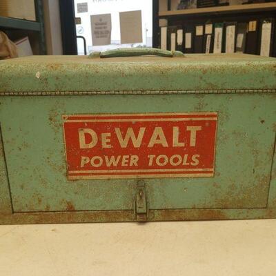 https://www.ebay.com/itm/125470911878	LAN3875 VINTAGE DEWALT METAL TOOL BOX WITH EXTRAS		Auction Starts	Aug 19th after 6 PM

