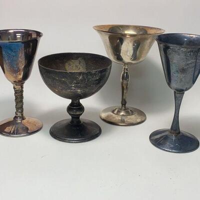 https://www.ebay.com/itm/115498381795	LOT 4 SILVERPLATE CUPS FROM HERMES 2- '80,1- '73 & B OF B '75 NOLA MARDI GRAS MGS702		Auction...
