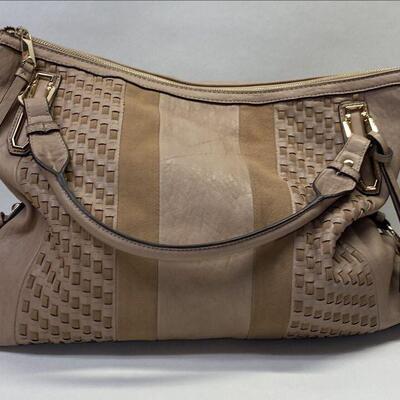 https://www.ebay.com/itm/115494429627	OM1008 TAUPE PLEATHER JESSICA SIMPSON BAGE TOTE PURSE		Auction Starting	Aug 19th after 6 PM
