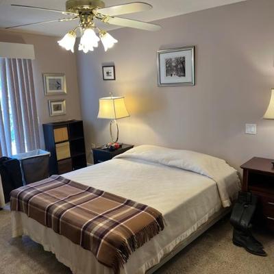 Available for immediate Pre Sale.  TEXT 760-668-0554 to purchase.  ZELLE ONLY
queen bed complete $75