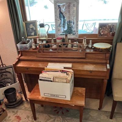 Available for immediate Pre Sale.  TEXT 760-668-0554 to purchase.  ZELLE ONLY
Baldwin Piano  55"x22"x36"    $75