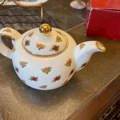 Royal Albert teapot