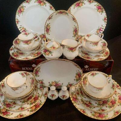 Royal Albert China Six Piece Place Setting https://ctbids.com/estate-sale/17308/item/1709363