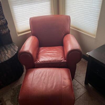 ITEM IS AVAILABLE FOR PURCHASE NOW.  TEXT 760-668-0554 TO PURCHASE.  WE ACCEPT ZELLE ONLY 
Mitchell Gold Red Easy Chair with Ottoman $175