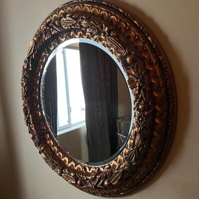 ITEM IS AVAILABLE FOR PURCHASE NOW.  TEXT 760-668-0554 TO PURCHASE.  WE ACCEPT ZELLE ONLY 
Huge Round Mirror $150