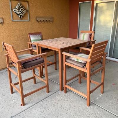 TITEM IS AVAILABLE FOR PURCHASE NOW.  TEXT 760-668-0554 TO PURCHASE.  WE ACCEPT ZELLE ONLY 
TEAK patio set.  Table and 4 chairs