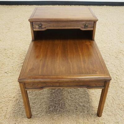 1039	MIDCENTURY MODERN CARLTON HOUSE STEPPED BACK END TABLE, ONE DRAWER, APPROXIMATELY 21 IN C30 IN C 23 IN HIGH
