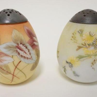 1175	PAIR OF MT WASHINGTON EGG SUGAR SHAKERS, APPROXIMATELY 5 IN HIGH
