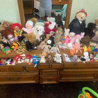 Lots of stuffed animals 
