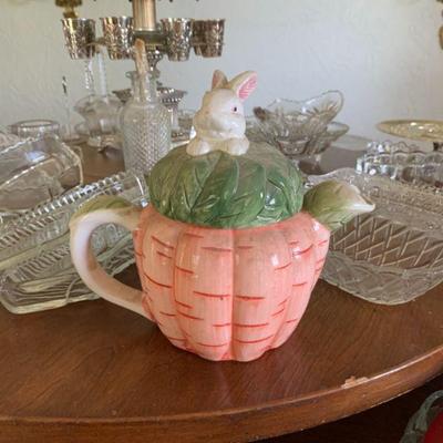 Easter tea pot