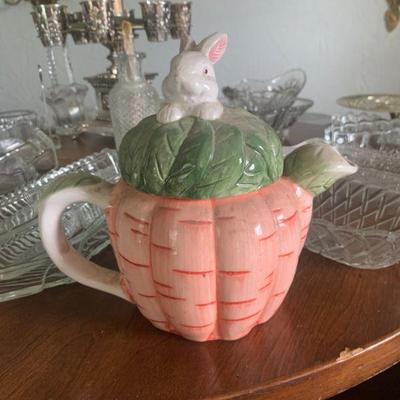 tons of tea pots