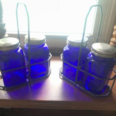 salt and pepper shaker set