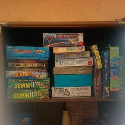 lots of games and puzzels