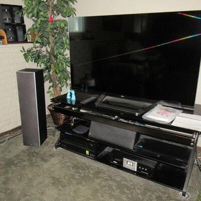 Big screen TV / Bose sound system