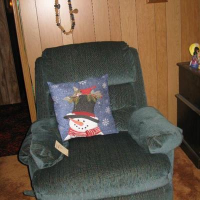 RECLINER  BUY IT NOW $ 95.00