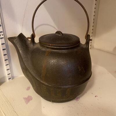 Cast iron mini kettle