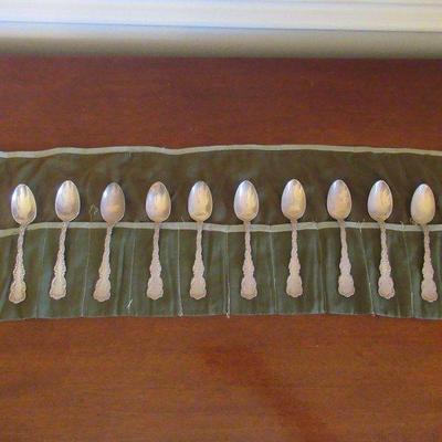 ANTIQUE 12 PIECE STERLING SILVER SPOON SET