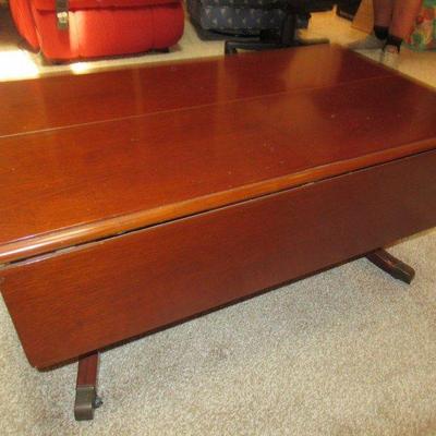 1940's MAHOGANY DUNCAN PHYFE DROPLEAF COLLAPSIBLE DINING ROOM TABLE WITH THREE EXTRA LEAVES 12â€