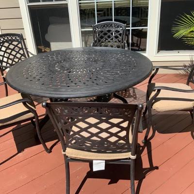 Black Aluminum Outdoor with 6 Chairs 