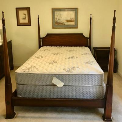 four poster bed with boxspring and mattress $225
