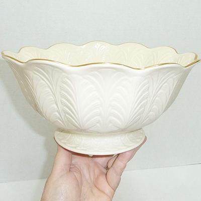 Lenox serving bowl 