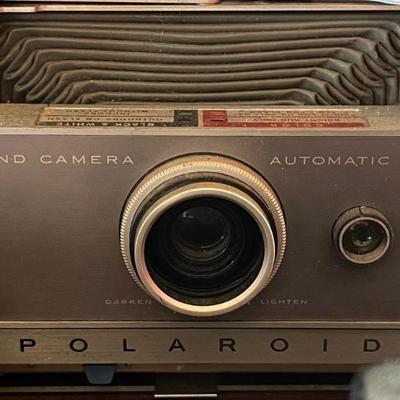Polaroid Automatic 100 Land Camera
