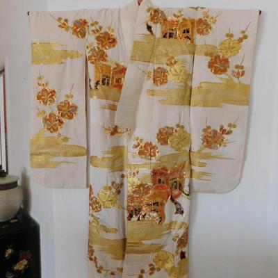 Uchikake Japanese Wedding Kimono