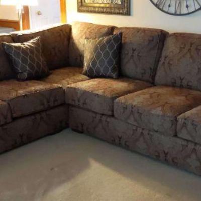 Smith Brothers Sectional Sofa  
 https://ctbids.com/estate-sale/17519/item/1733436