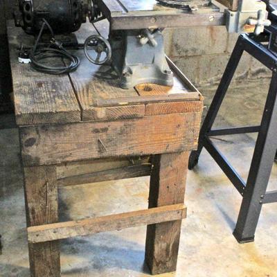 Driver Table Saw.
