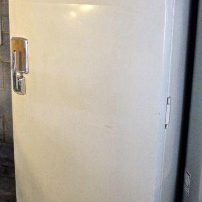 working GE refrigerator