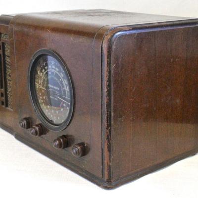 Stewart Warner Corp. table top radio.