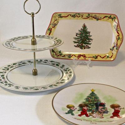 Ceramic Christmas serving trays.
