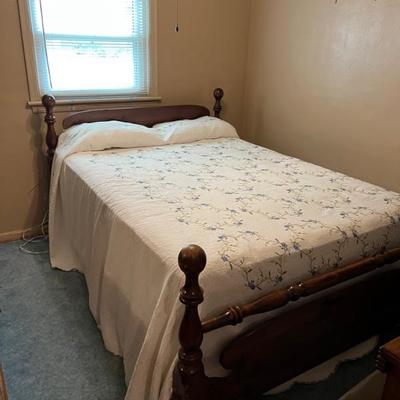 Queen cannonball headboard and footboard side rails $125