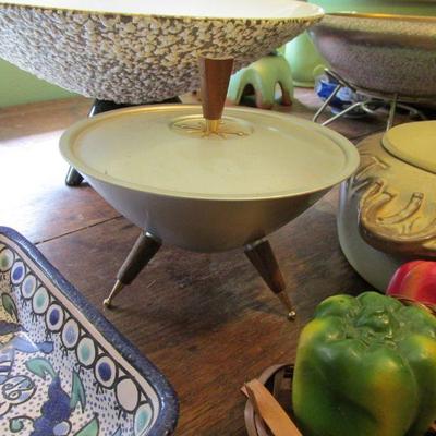 Rare Mirro aluminum atomic serving bowl