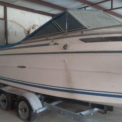 Searay Cuddy Cabin boat with new motor and interior 