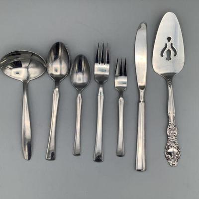 Stainless Flatware Serving for 8