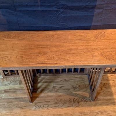 Beautiful Vintage Gate Leg Rectangular Table