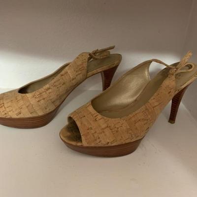 Stuart Weitzman  Leather Sole. Made In Spain Size 8