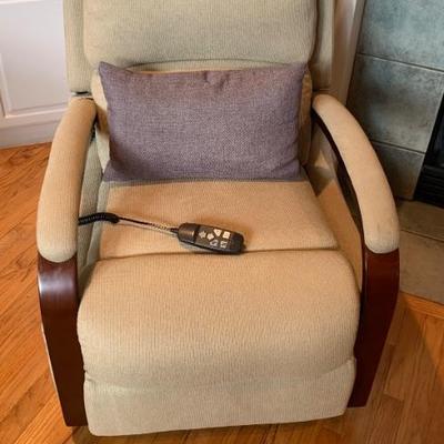 Lift and Reclining Arm Chair Made by Haining Home Point Furniture Company -Very Comfortable!