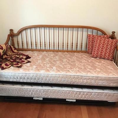 Twin trundle bed $99
72 X 39 X 35