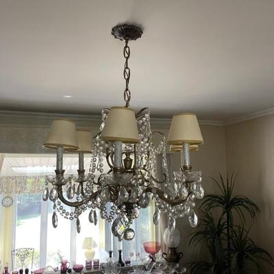 Antique chandelier (must remove on your own)