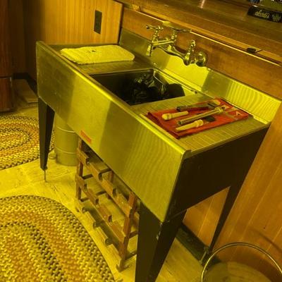 Metal bar sink
