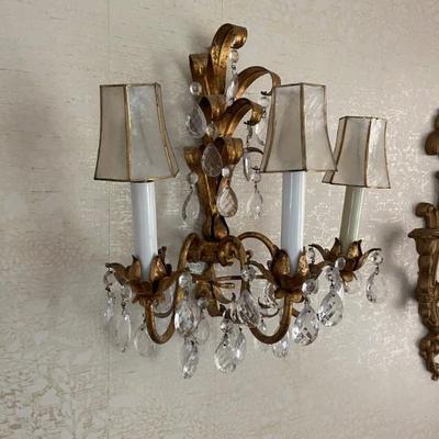 Antique wall sconce (must remove on your own)