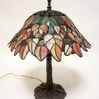 1083	CONTEMPORARY LEADED GLASS TABLE LAMP, APPROXIMATELY 20 IN HIGH
