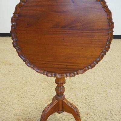 1050	MAHOGANY PIE CRUST TILT TOP TABLE, APPROXIMATELY 24 IN X 28 IN HIGH
