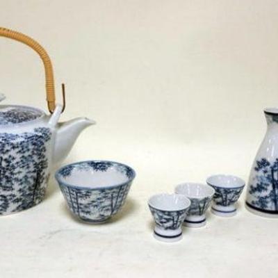1225	ASIAN CHINA LOT	ASIAN CHINA LOT INCLUDING TEA POT WITH 2 CUPS AND SAKE SET, TEA POT APPROXIMATELY 6 IN HIGH
