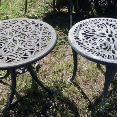 1291	PAIR OF CAST METAL PATIO STANDS	PAIR OF CAST METAL PATIO STANDS, APPROXIMATELY 21 IN X 18 IN HIGH
