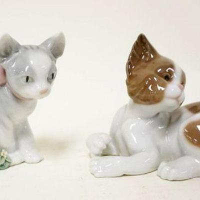 1146	LLADRO 2 KITTENS	LLADRO 2 KITTENS, TALLEST IS APPROXIMATELY 4 IN HIGH
